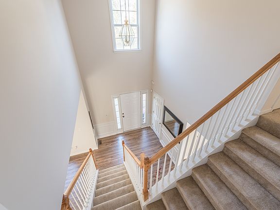 3rd image of 518 Keeneland Ave