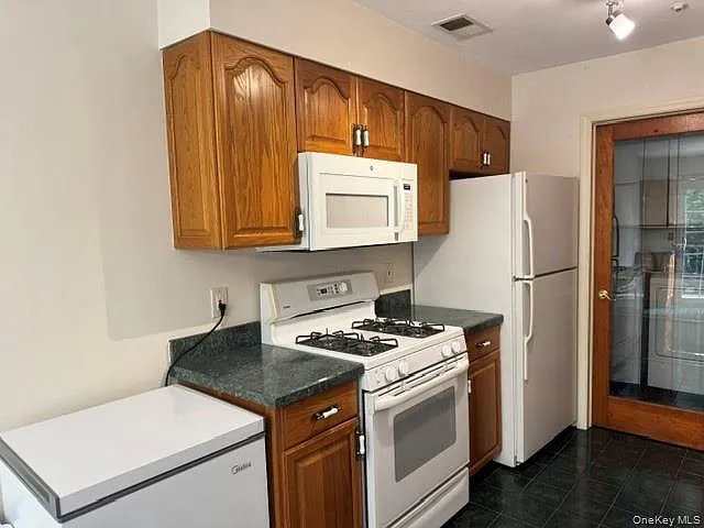 34 Candlestick Ct — Photo 10