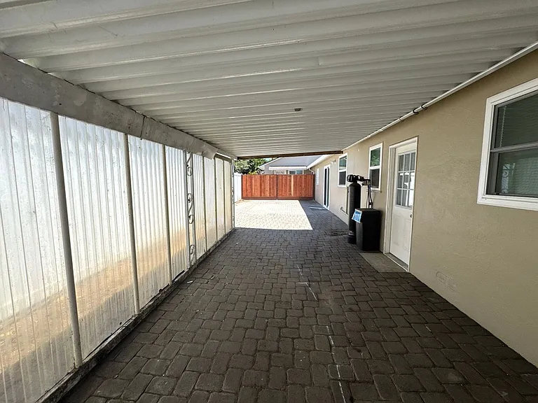 209 E Laurel Dr — Photo 16
