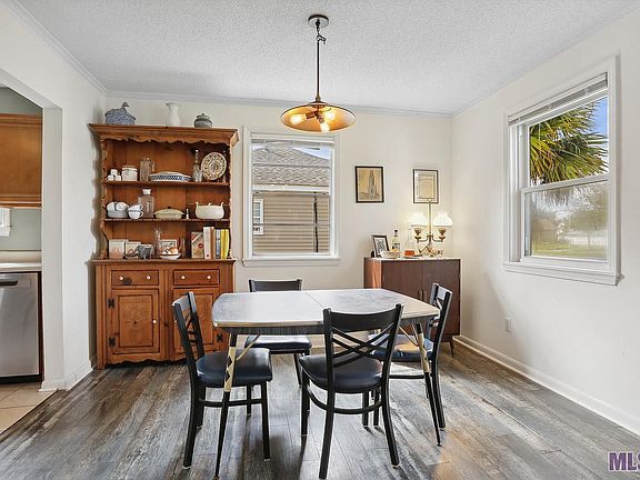 3rd image of 3210 Desaix Blvd