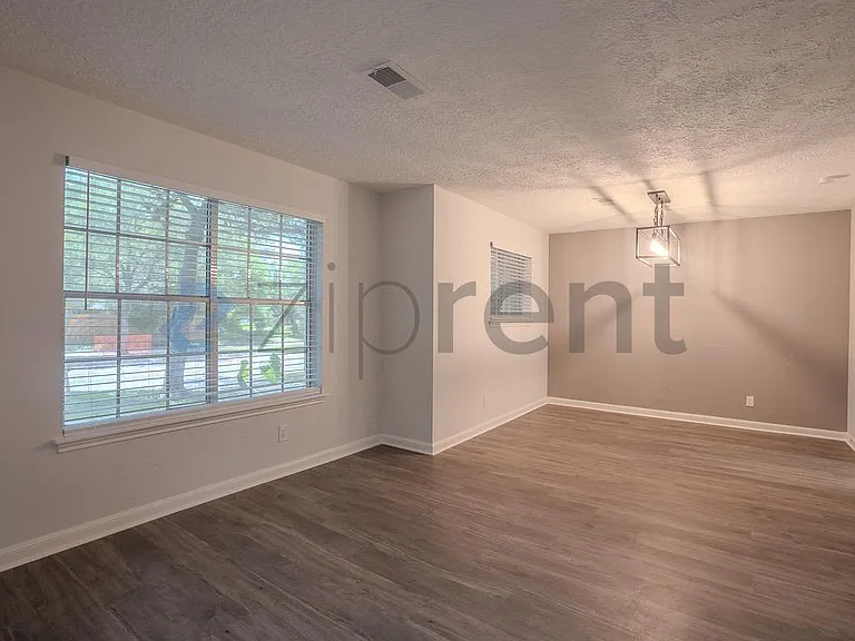 15443 Blackhawk Blvd — Photo 7