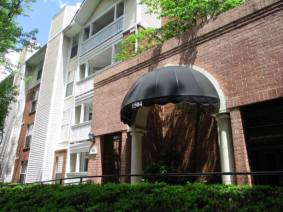 1st image of 1504 Lincoln Way APT 207