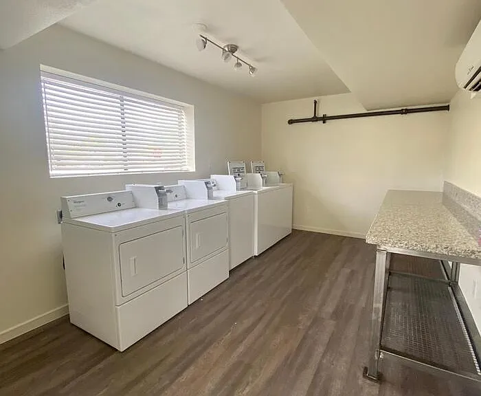 1701 N Park Ave #10 — Photo 13