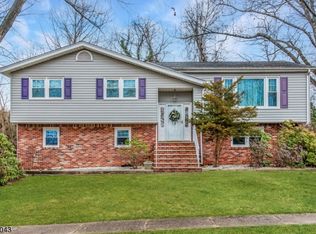 3 Briarwood Ct, Emerson, NJ 07630
