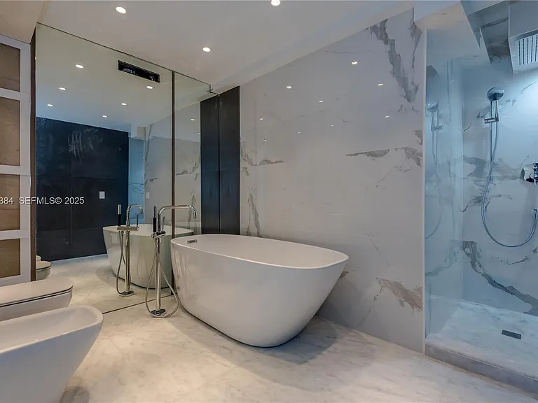 6423 Collins Ave #304 — Photo 8