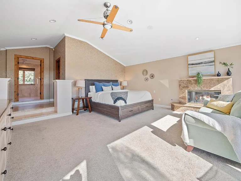 1542 Monmouth Dr — Photo 20