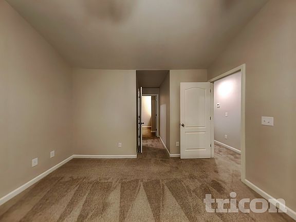 5th image of 1008 River Crest Ct