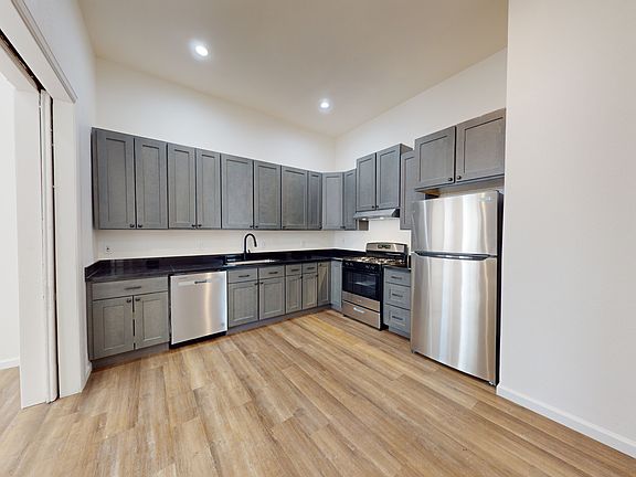 5th image of 1095 East St #1095