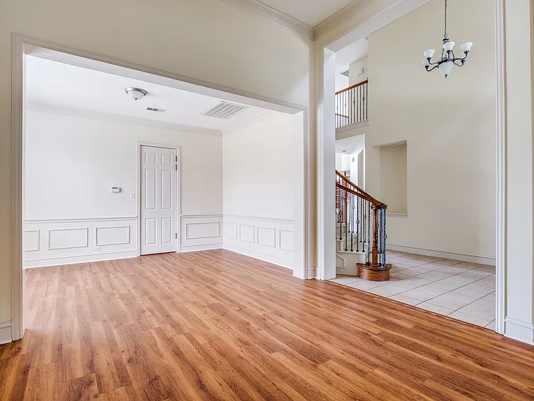 8701 Mandevilla Dr — Photo 5