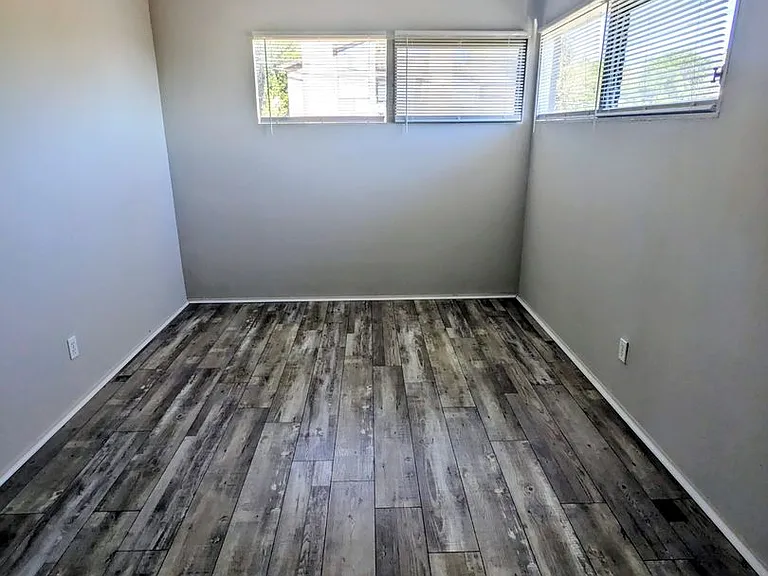 2237 Rose Ave — Photo 13