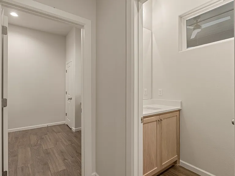 624 N Cedar Ave — Photo 13