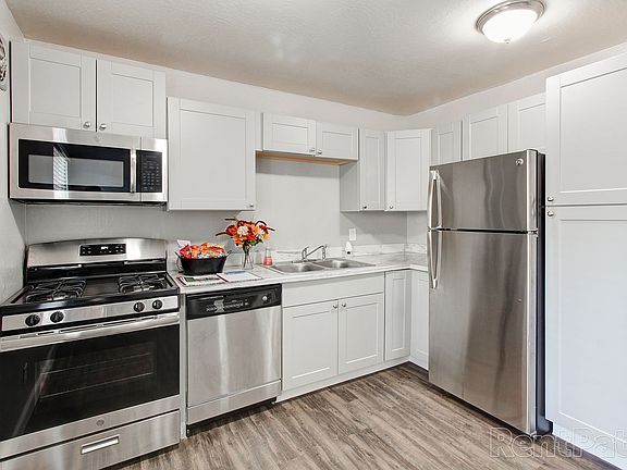 2nd image of 2443 Wyda Way #58e255eb2