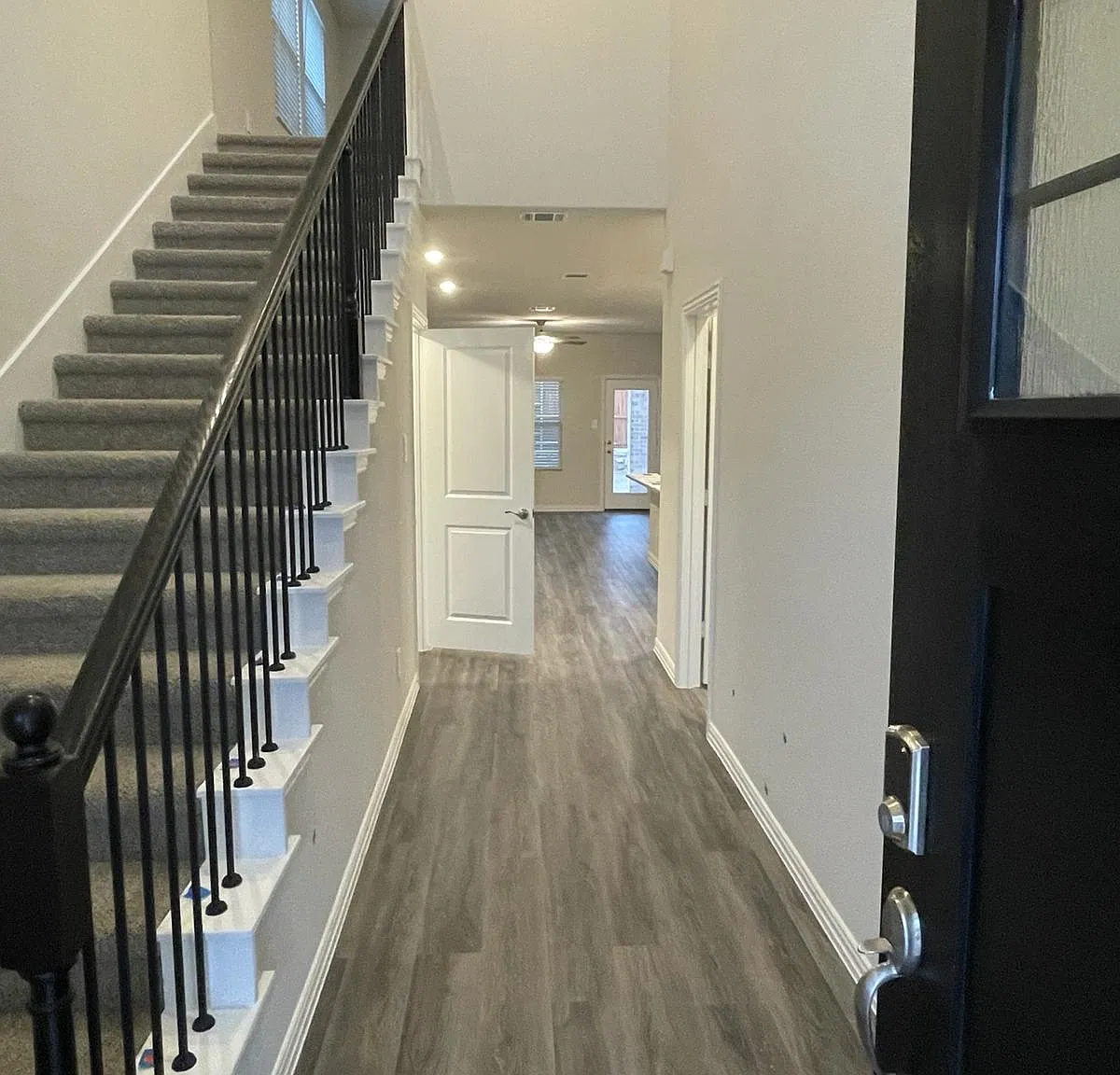 3208 Yellow Pine Dr — Photo 4