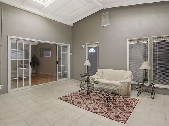 5th image of 23132 Anza Ave