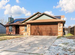 3807 W Locust St, Rogers, AR 72756