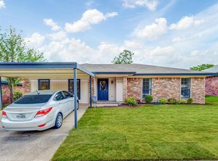 8233 Lara Ln, Watauga, TX 76148