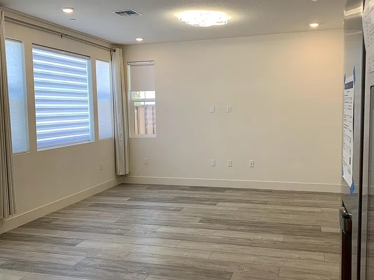 7149 Diamond Ave — Photo 3