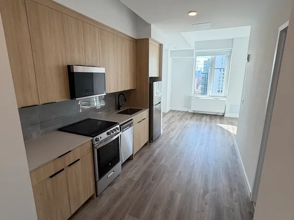 2455 3rd Ave, Bronx, NY