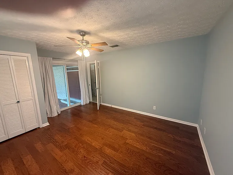 2374 Stafford Dr — Photo 33