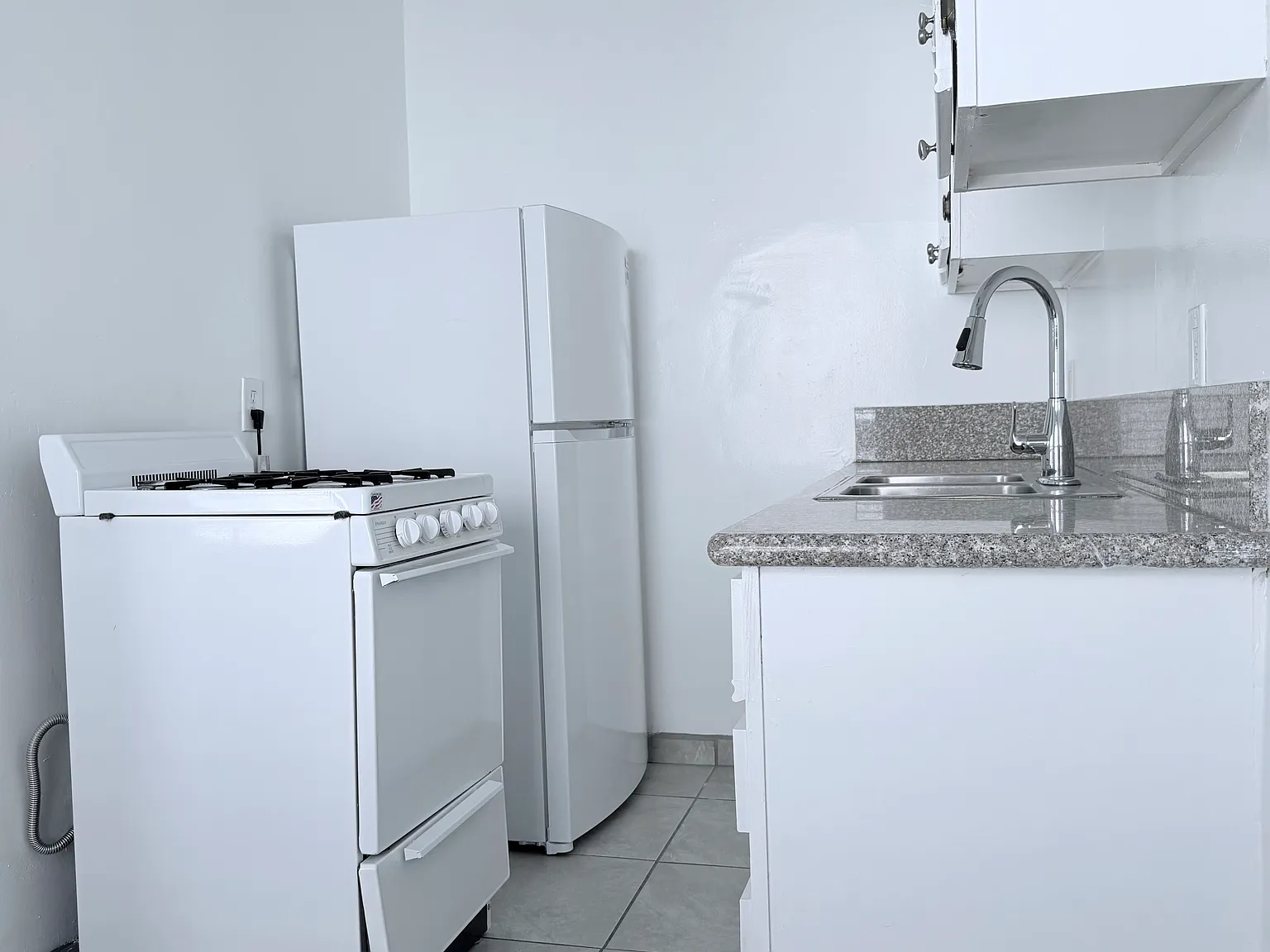 Studio, 450 sqft, $1,595 — Photo 4