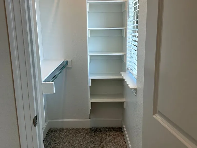 2412 Salmon St — Photo 21