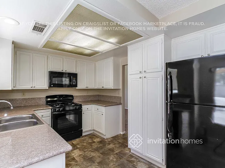 330 Templeton Dr — Photo 6