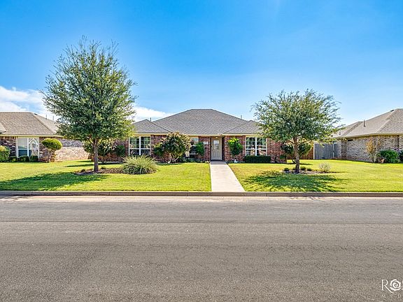2nd image of 4926 Red Oak Ln