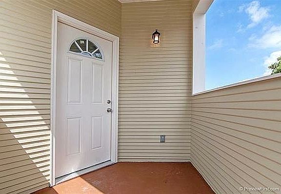 3rd image of 330 Dewey St