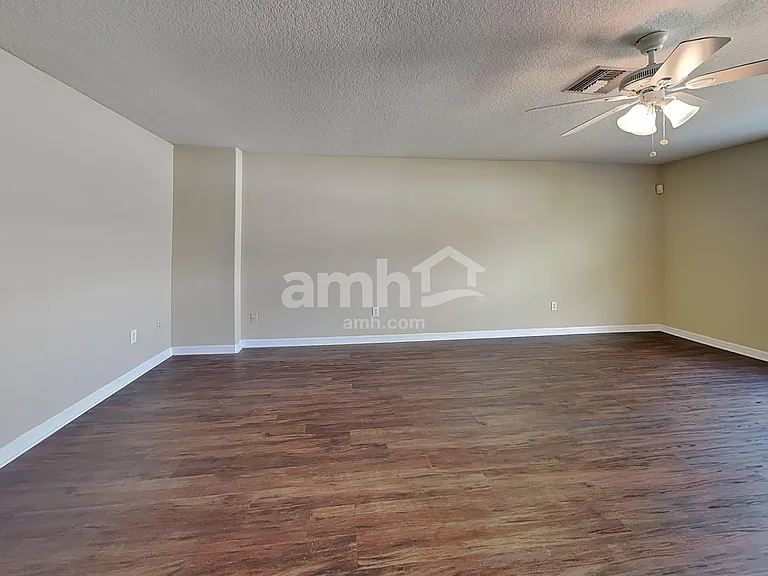 12109 Tree Haven Ave — Photo 10