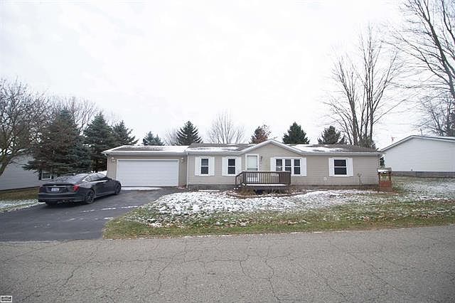 1st image of 2266 Dennis St