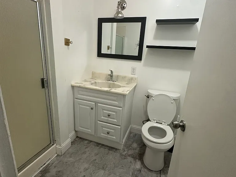 523 San Mateo Ave — Photo 9