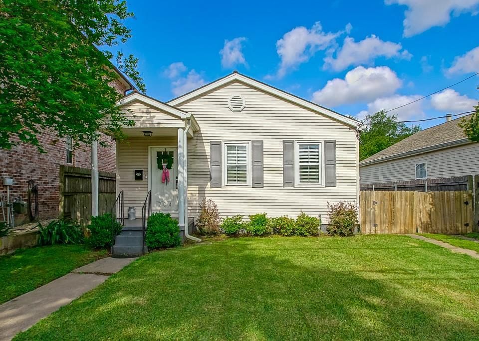 1st image of 704 Metairie Lawn Dr