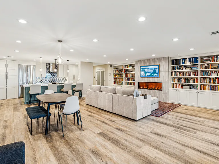 1534 Bradley Dr — Photo 1