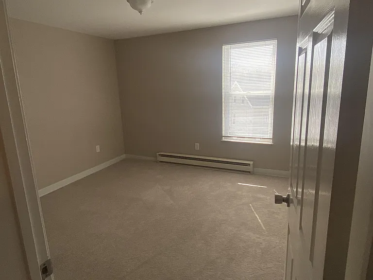 285 Concord St — Photo 13
