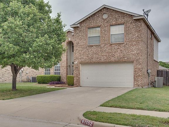 3rd image of 1152 Roundhouse Dr