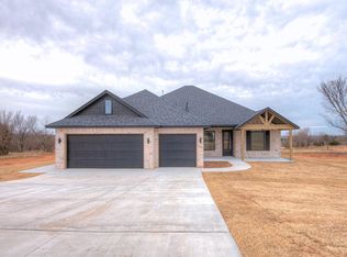 1827 S Blackberry Bnd, Guthrie, OK 73044