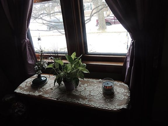 2nd image of 909 Quincy St