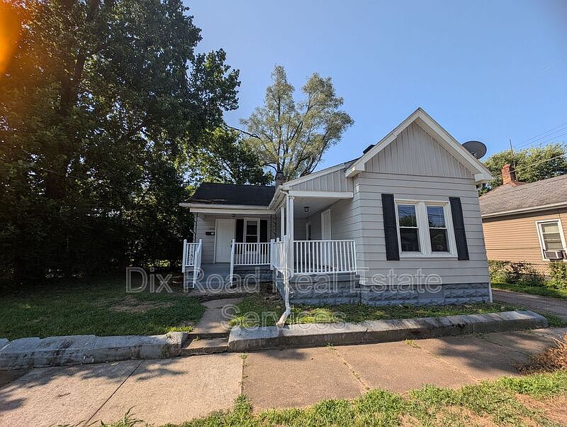 1st image of 1406 Calumet Ave