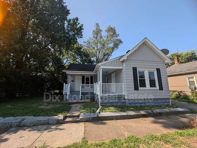 1406 Calumet Ave