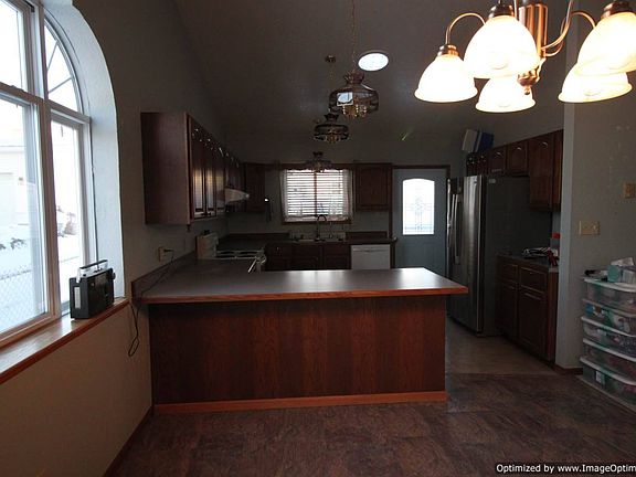 5th image of 536 6th Ave S