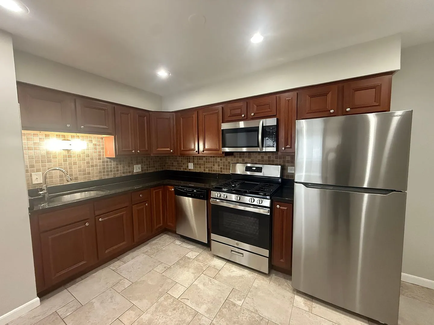 4438 S. Prescott Avenue — Photo 3