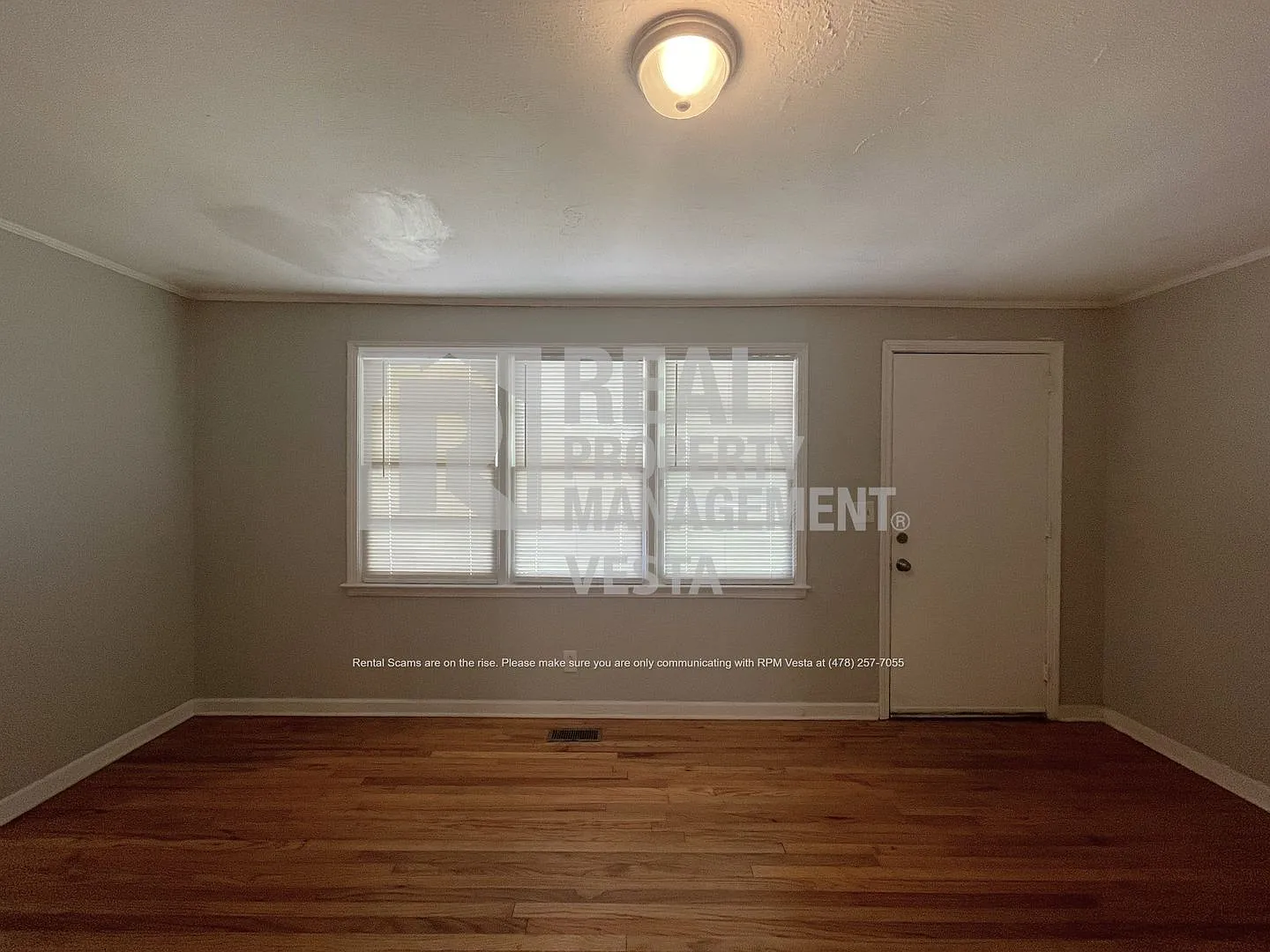 3 bed, 1.0 bath, 1378 sqft, $1,150 — Photo 2
