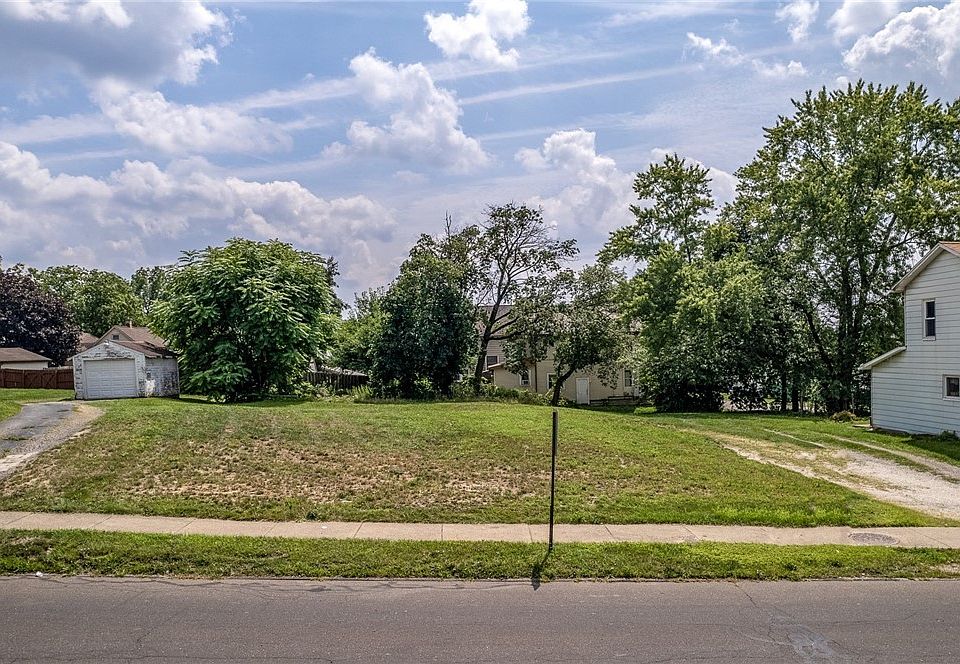 1st image of 111 Churchill Rd