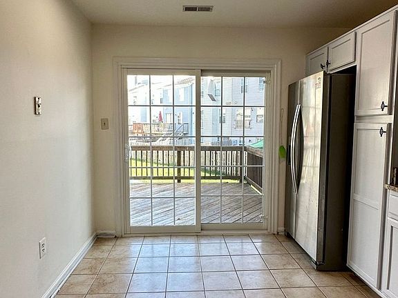 5th image of 106 Mayfair Pl