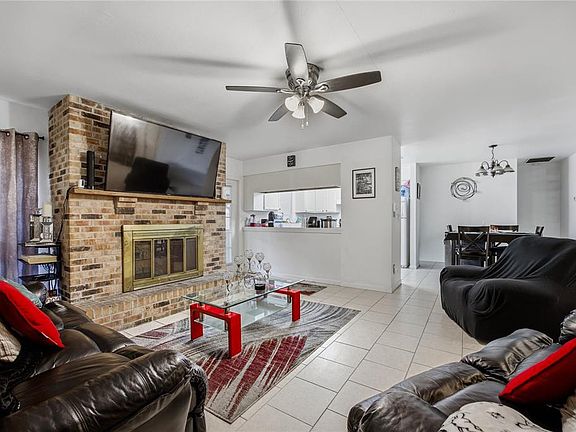 5th image of 7212 SW 18th Pl