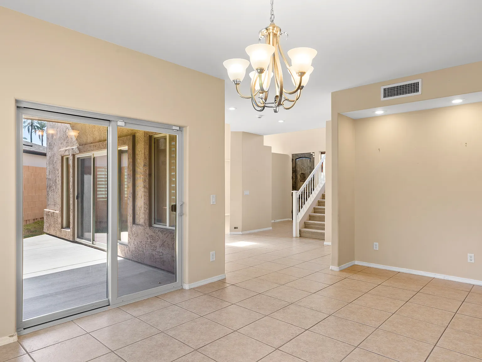 4 bed, 2450 sqft, $5,000 — Photo 4
