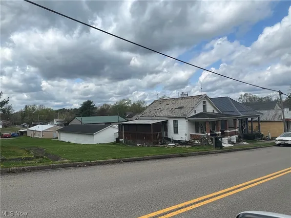 185 Main St NW, Lore City, OH 43755
