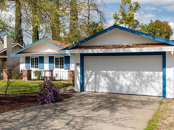 3rd image of 6821 Kettering Cir