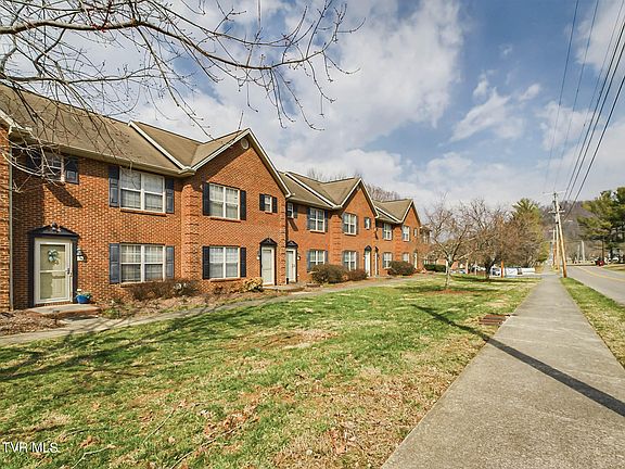 3rd image of 1809 Lakeview Dr APT 16