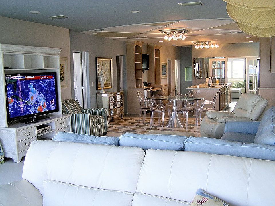 Living, DIning, Kitchen